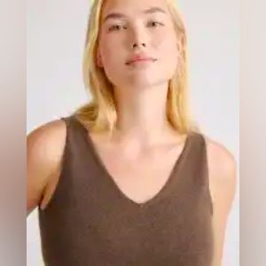 Quince, Mongolian Cashmere Cropped Sleeveless Tank. Luxury, Layering, Preppy